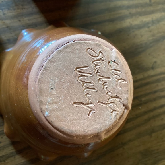 Handmade ruffled edge pottery bowl with wax insert and candle - Picture 5 of 6